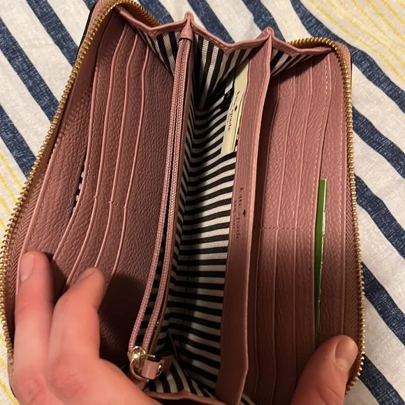 Kate spade purse with matching wallet - Picture 5 of 6